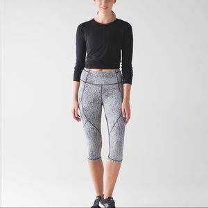 Lululemon Outrun Crop Leggings.  Size 4.
